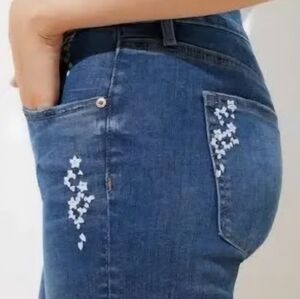 Loft Floral Embroidered Jeans. Fringe Ends.  Womens 28/6